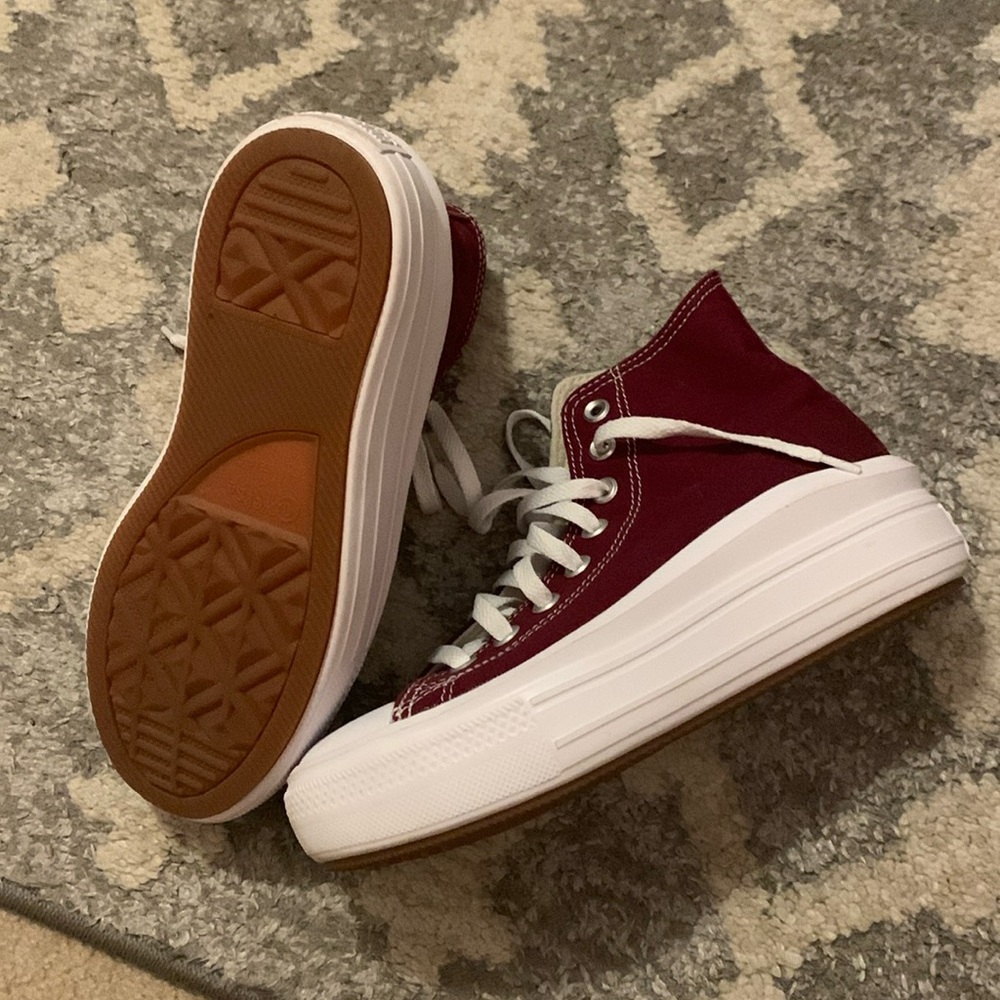 Excellent t condition worn once Converse platform high tops